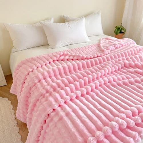 Manta Cobertor Em Plush Alto Relevo Macio Solteiro 1,80m x 2,00m Bbc Têxtil Cor Sólida Aconchegante