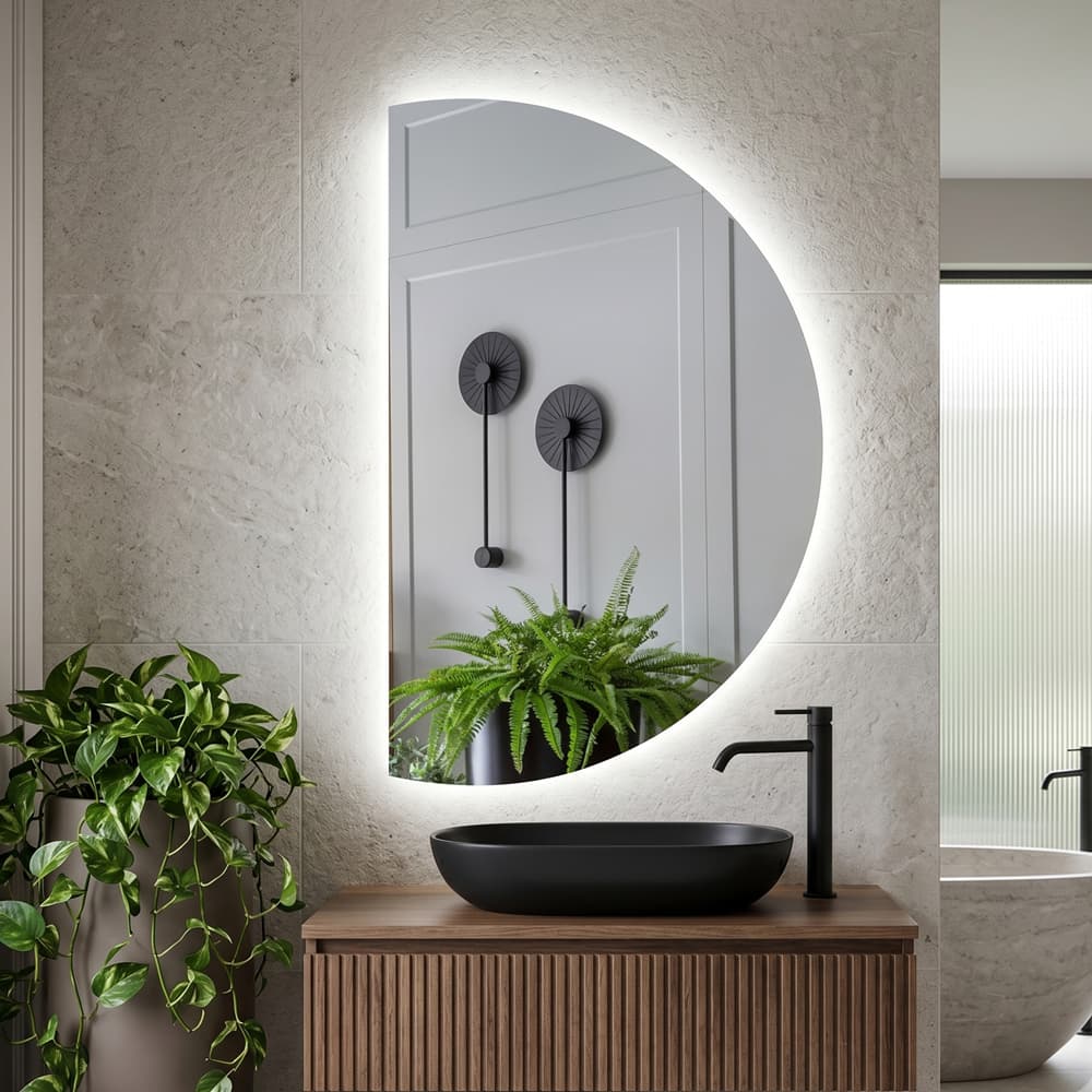 Espelho Decorativo MEIA LUA 80cm X 50cm Com Led à PILHA ou FONTE para Banheiro