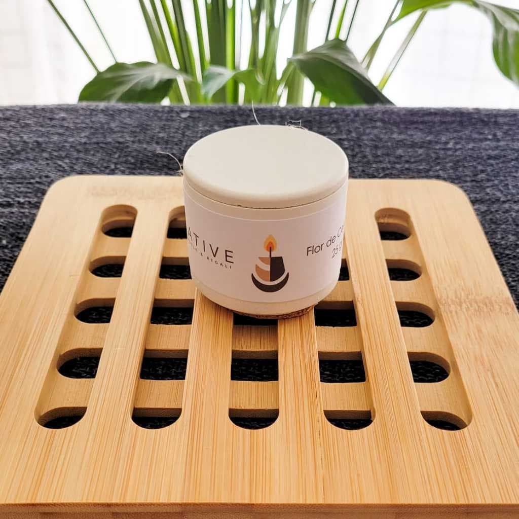 Vela Aromática Flor de Cerejeira 25g - Pote de Concreto Artesanal - Vela Decorativa - Minimalista - Vela Artesanal