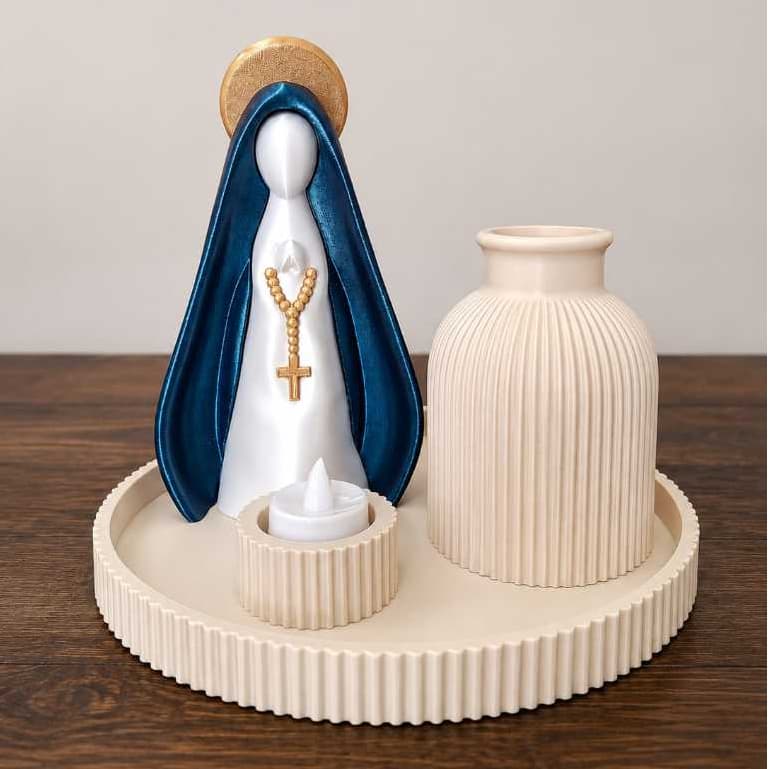 Oratório Católico Nossa Senhora Aparecida Decorativo com Porta Vela e Vaso Decorativo