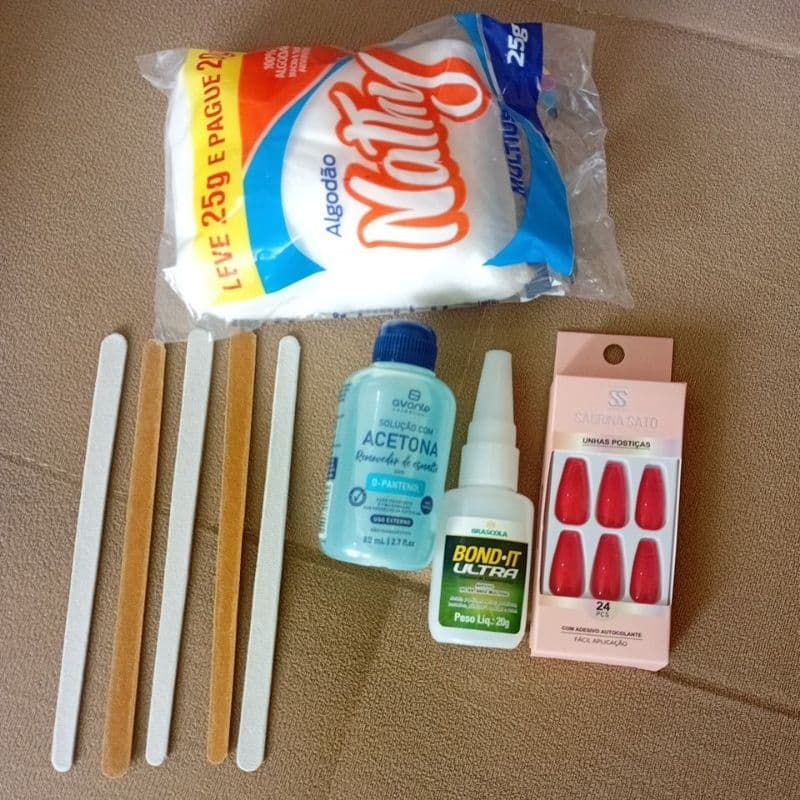 Kit para unhas uma caixinha com 24 unhas +algodão +cola+acetona +Serra de unha