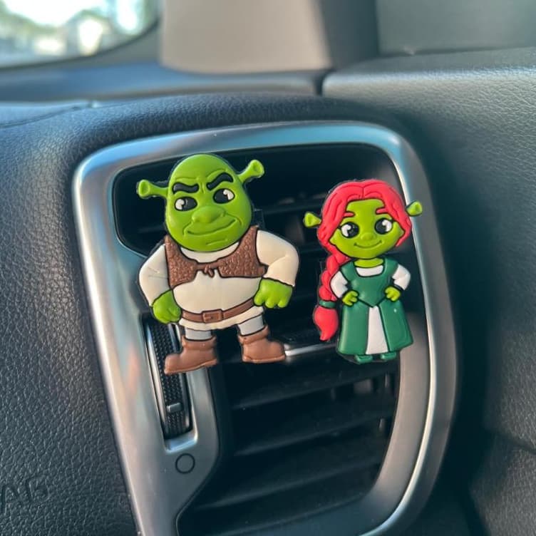 Cheirinho Carro Shrek e Fiona (Aromatizador que Perfuma e serve para Decoração)
