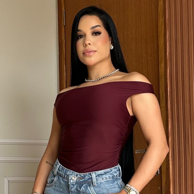 Blusa Feminina Ombro a Ombro Suplex Poliamida Ciganinha Casual Elegante Confortável
