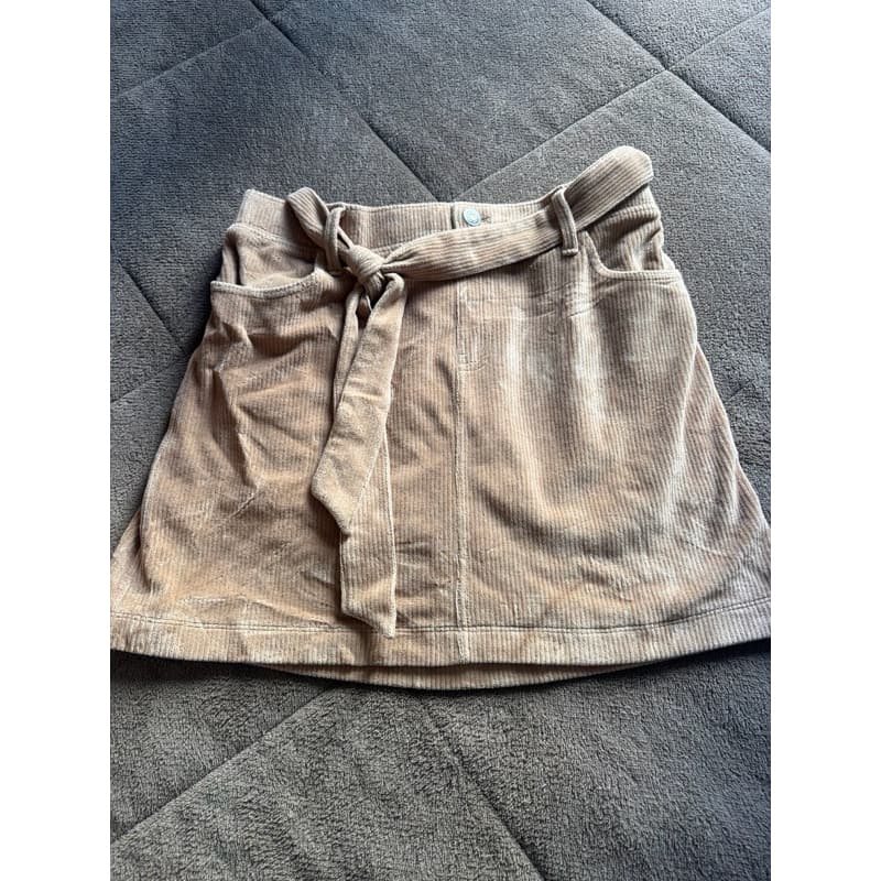 Saia com shorts de veludo 16 anos importada