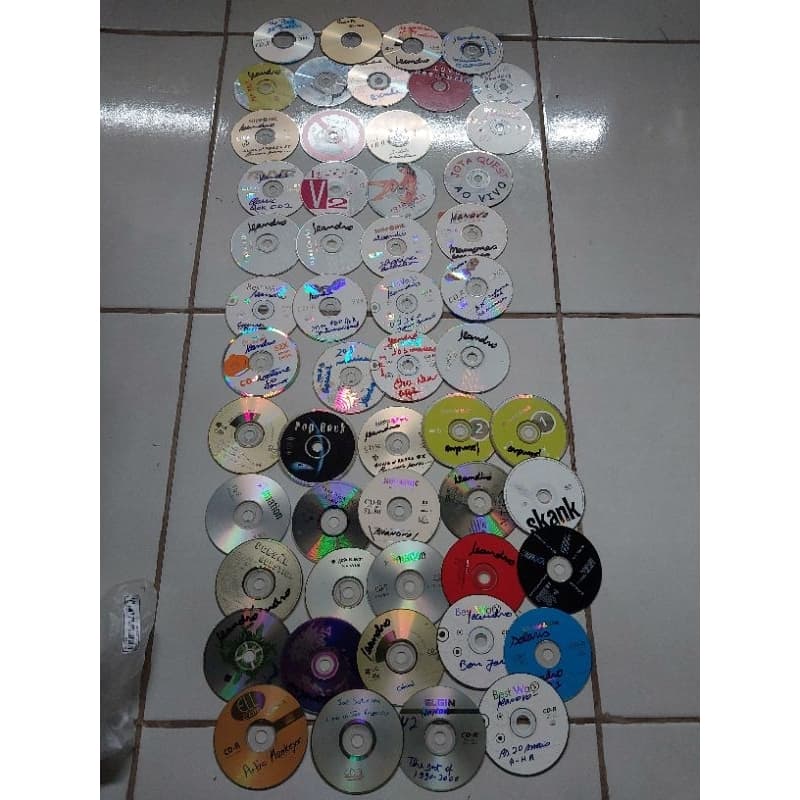 lote com 52 cds rok nacional e internacional
