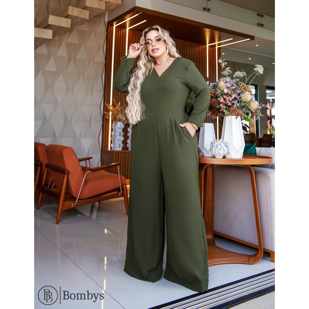 Macacão Longo Plus Size Decote V com Bolsos e Amarração Festa Casual Pantalona com Elástico