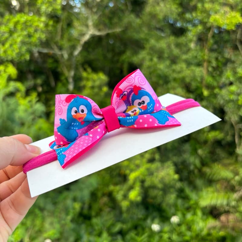 Laço infantil aniversario temático Galinha Pintadinha em pé