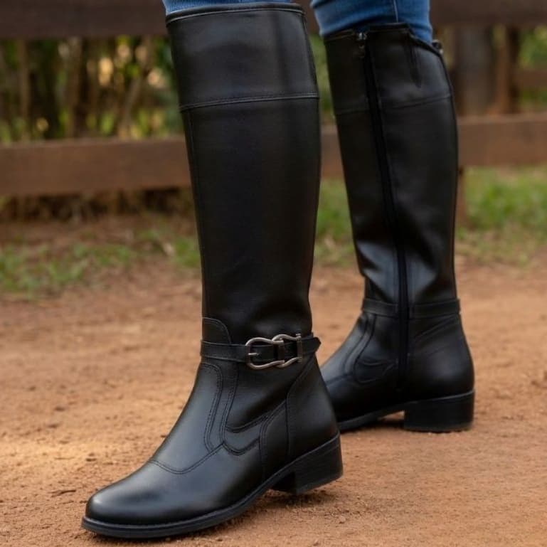 Bota Montaria Feminina Cano longo Matelassé Detalhe Fivela