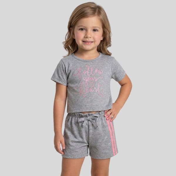 Conjunto Infantil de Verão para Menina Cropped Meia Malha e Shorts Confortável