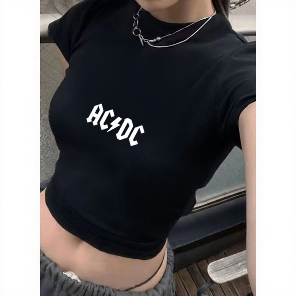 Blusa Slim Fit Baby tee Babylook suplex compressão blusa feminina retrô tumblr rock banda ACDC top