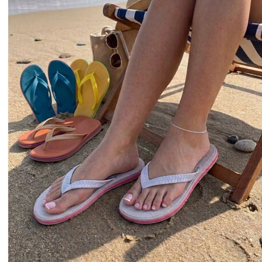 Chinelo Feminino Sandália Confortável Moda Sola Antiderrapante Casual Leve Lançamento