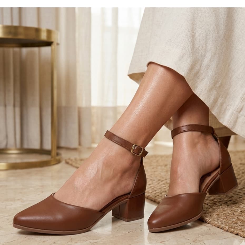 Scarpin Mule Salto Alto Grosso Luxo Bico Fino Elegante e Sofisticado