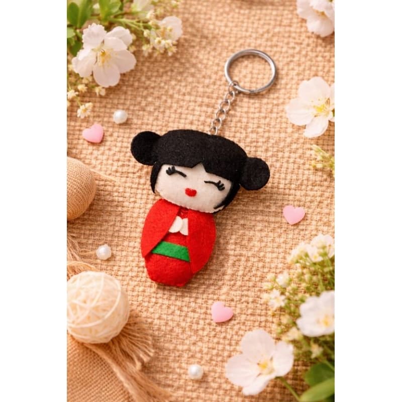 Chaveiro Boneca Kokeshi em Feltro - Artesanal, Japonês, Acessório, Presente, Lembrancinha