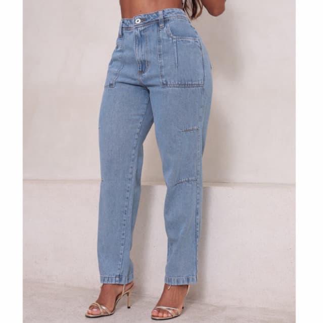 Calça Mom Jeans Feminina Reta Cintura Alta Bolso Frontais e Traseiros– Jeans Claro, ENVIO IMEDIATO