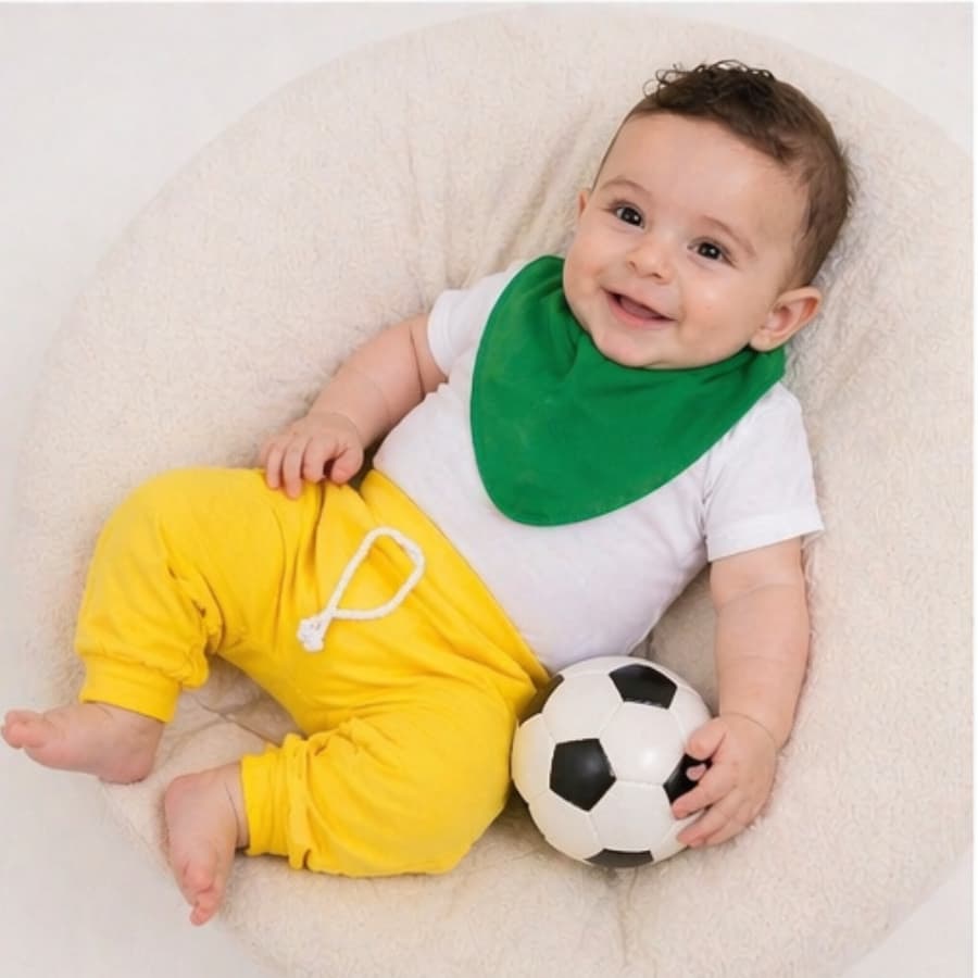 kit 2 calças saruel verde e amarela e ganhaa babador, cores copa do mundo, brasil, 100% algodão, bebes, ensaios