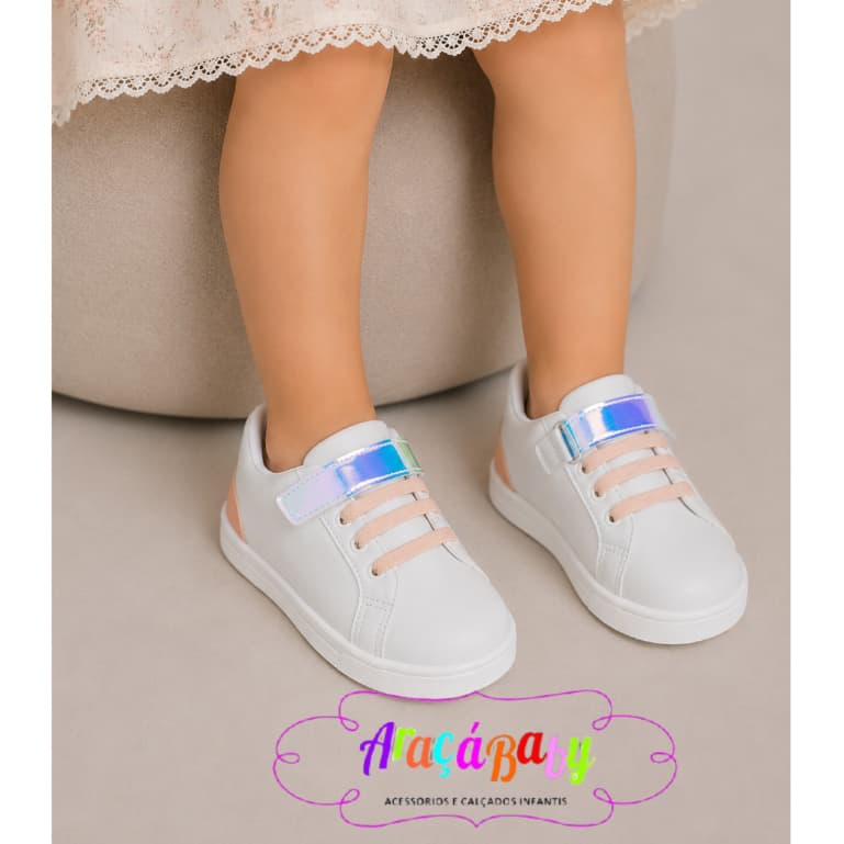 Tênis Infantil Feminino Branco com Detalhe Holográfico – Confortável, Leve e Estiloso | Araçá Baby