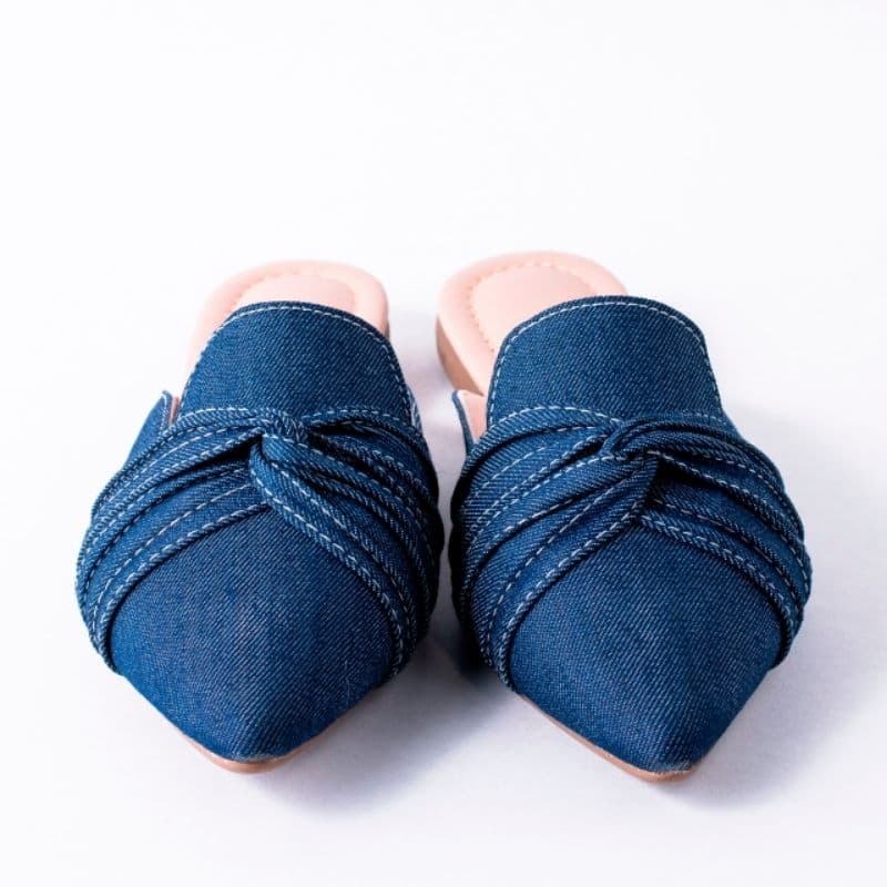 Mule Feminino Confort Bico Fino Alongada Jeans Enfeite Ruga