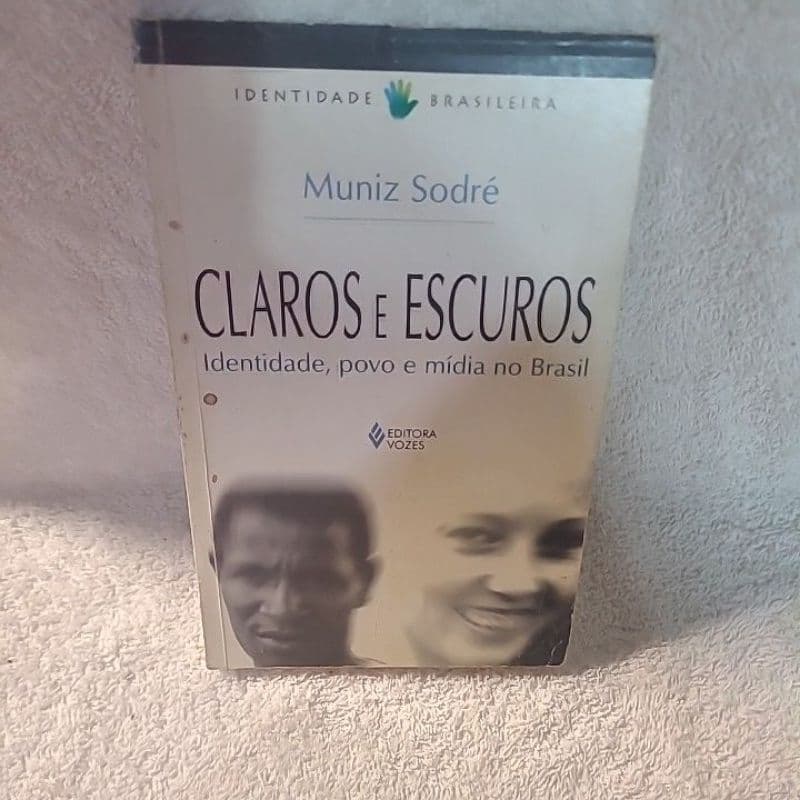 Claros e Escuros Muniz Sodré