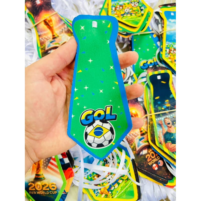 Gravata Pet Copa Brasil Feltro Lavável Cães e Gatos Banho e Tosa
