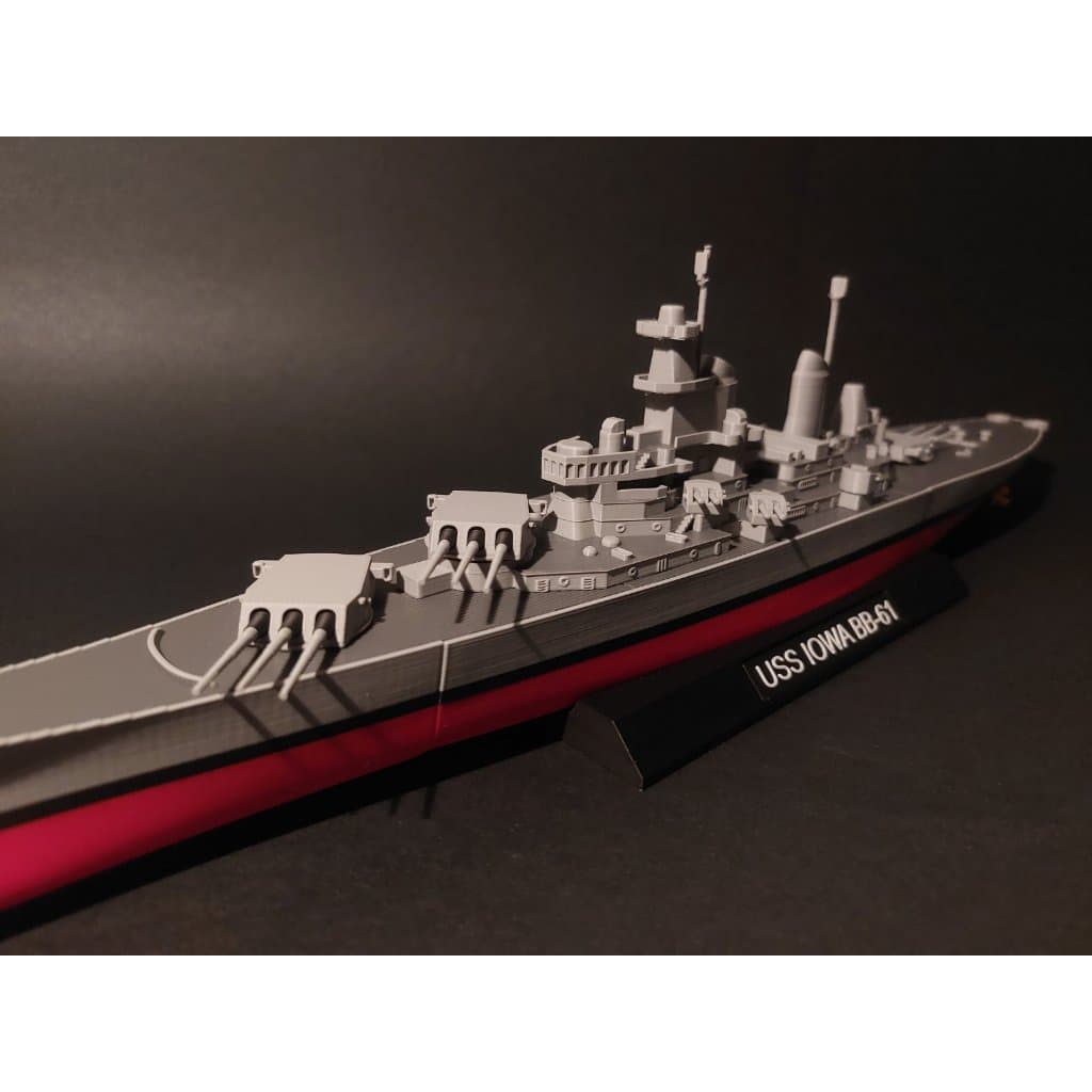 Miniatura Encouraçado USS Iowa BB-61 Escala 1/700