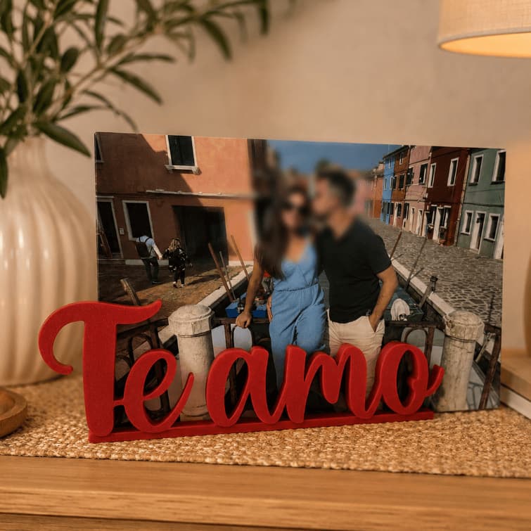 Porta-Retrato Personalizado com Nome "Te Amo" – Presente Romântico para Casais e Namorados
