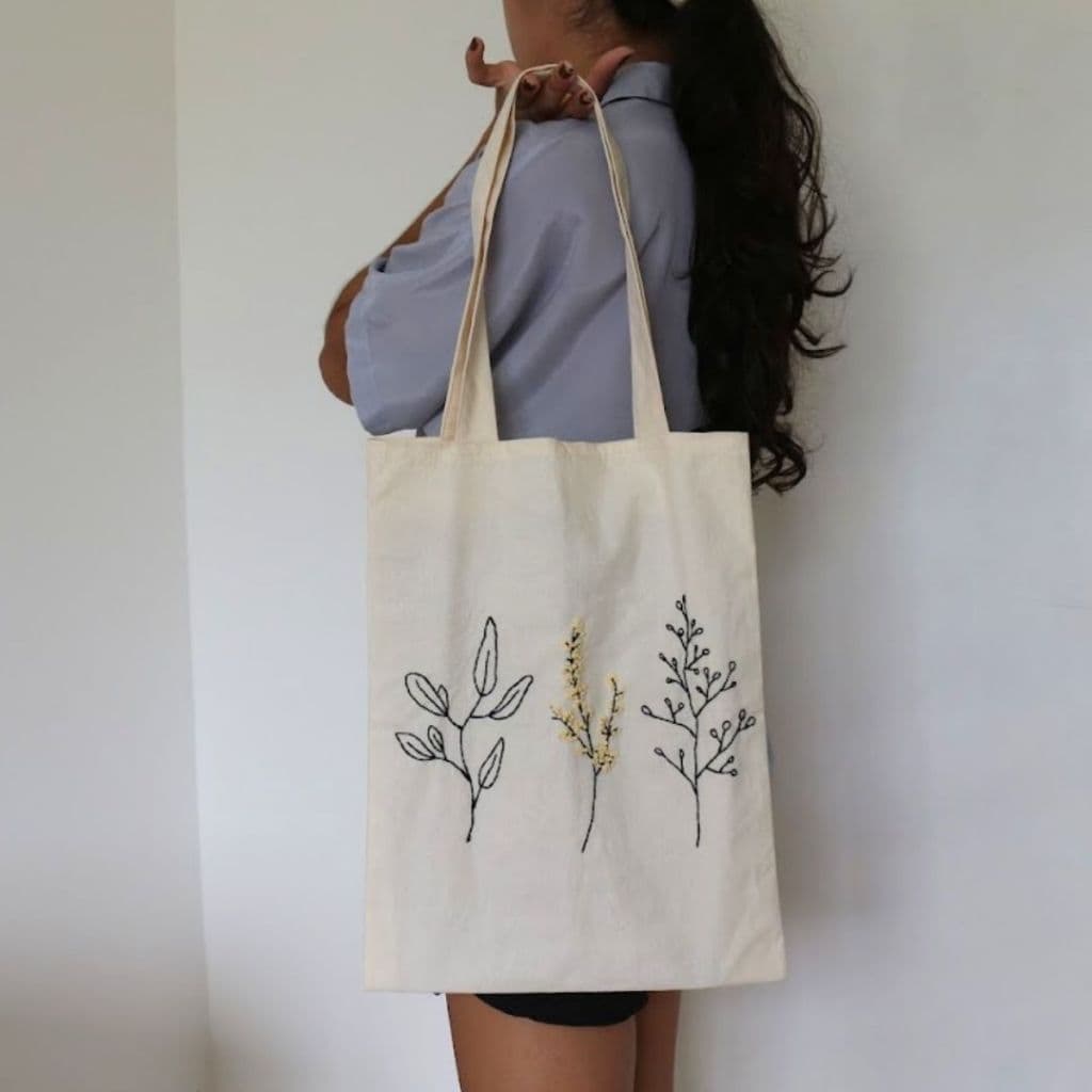 Ecobag Bordada Personalizada em Algodão Cru Bolsa Tote com Bordado Floral Artesanal 30 x 40cm