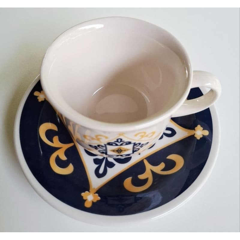 Xícara com pires porcelana