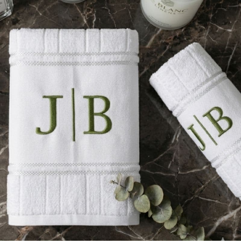 Toalha Personalizada Com Iniciais Bordadas Presente Casamento Casal Familia