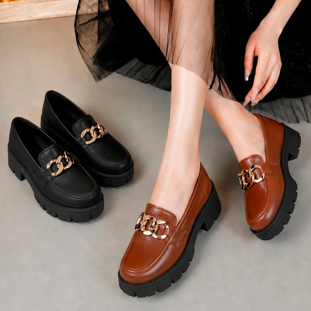 Mocassim Tratorado Feminino Chunky Loafer Detalhe de Corrente Confortável e Estilo Moderno Ref: 170