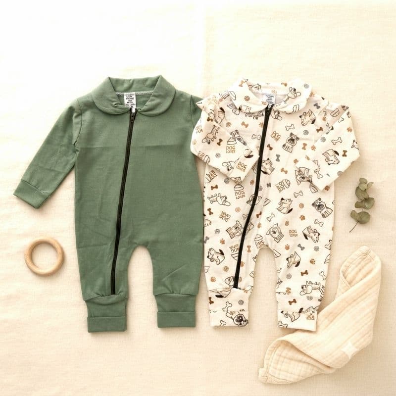 Kit com 2 ou 3 Unidades de Macacão Bebê Menino Estampado e Liso com Zíper Roupa para Bebe Manga Longa