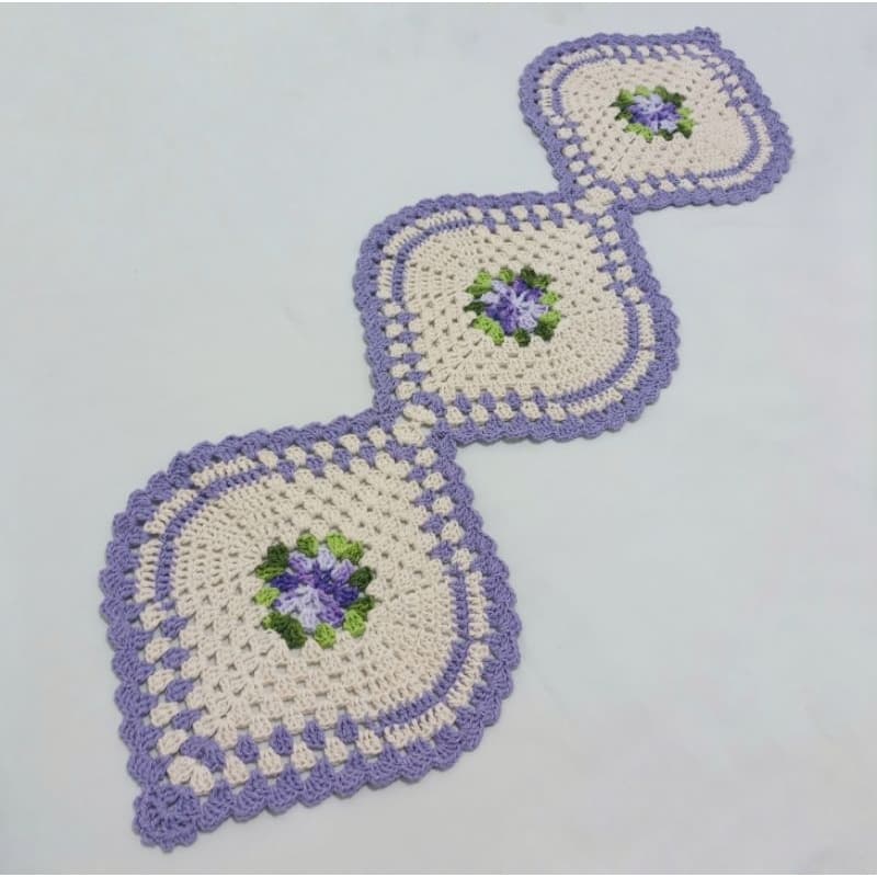 Caminho de mesa de crochê / Trilho de mesa 100 cm x 30 cm