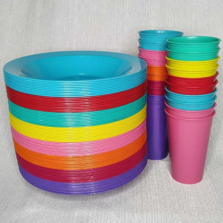 KIT 15 PRATOS + 15 COPOS 350ML PLÁSTICO REFORÇADO CORES VARIADAS SUA COZINHA MAIS ORGANIZADA