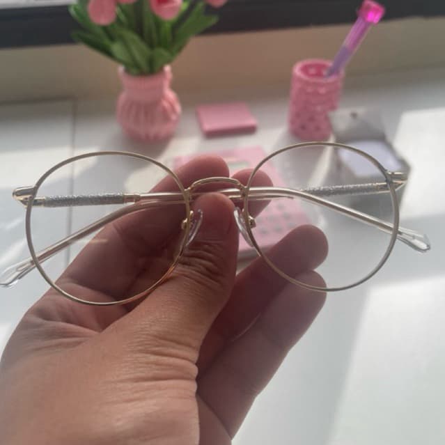 Armação Dourada com Detalhes Mesclados e com Glitter