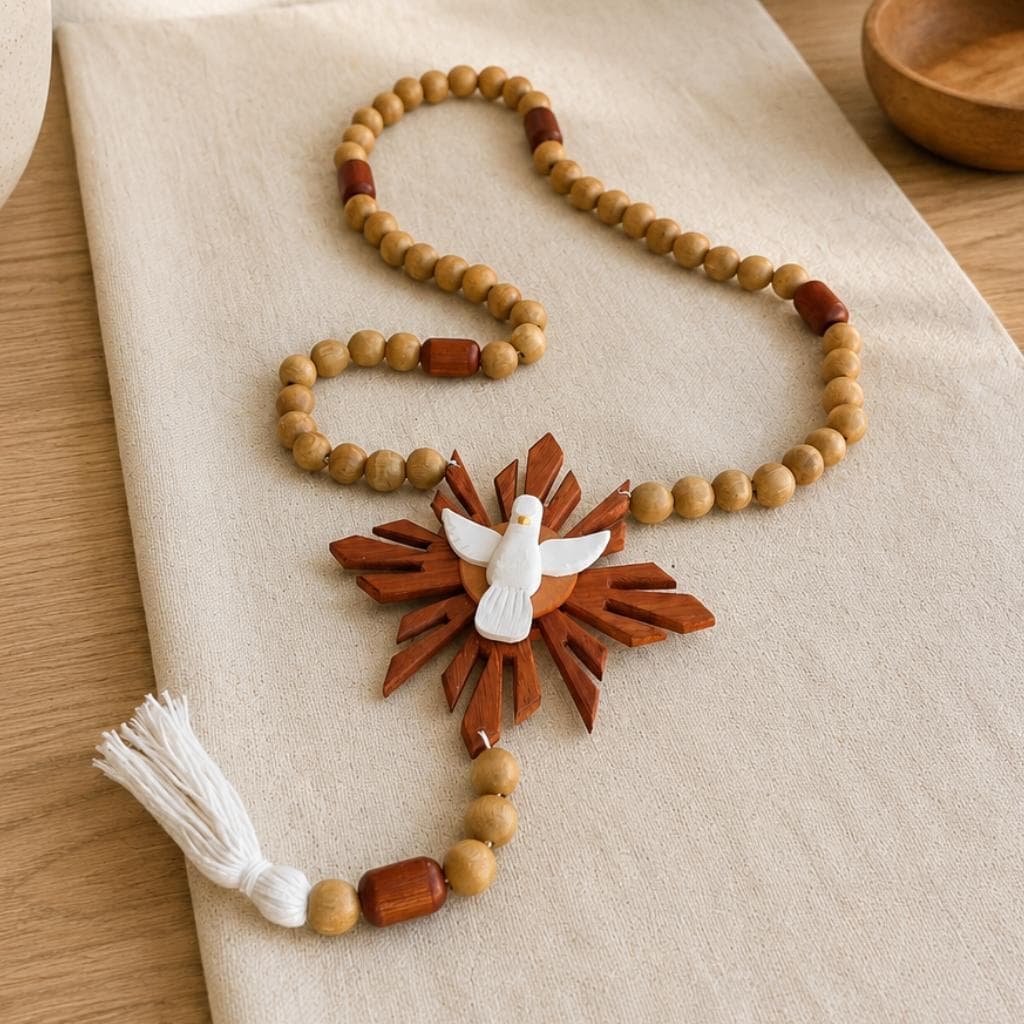 Colar de mesa decorativo madeira enfeite boho chic terço parede com Divino Resplendor 1m natural