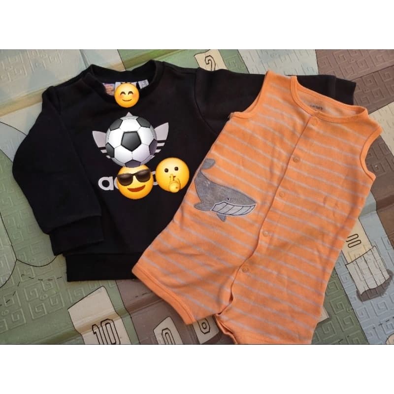 > Desapego lindo 9 meses Blusa de frio original e macaquinho Carters