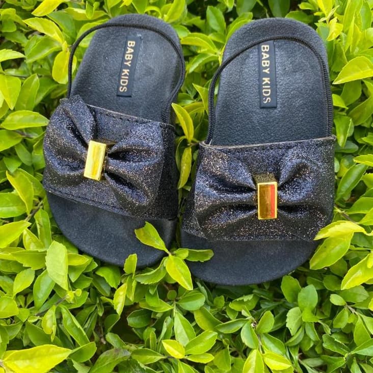 Chinelo Slide Glitter Menina Infantil Tendência Super Leve E Confortável Preto