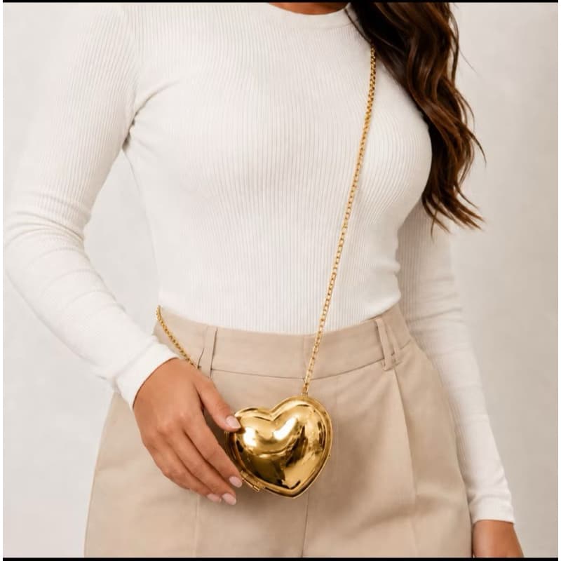 Bolsa Coração Espelhada — um toque de brilho para o seu look!