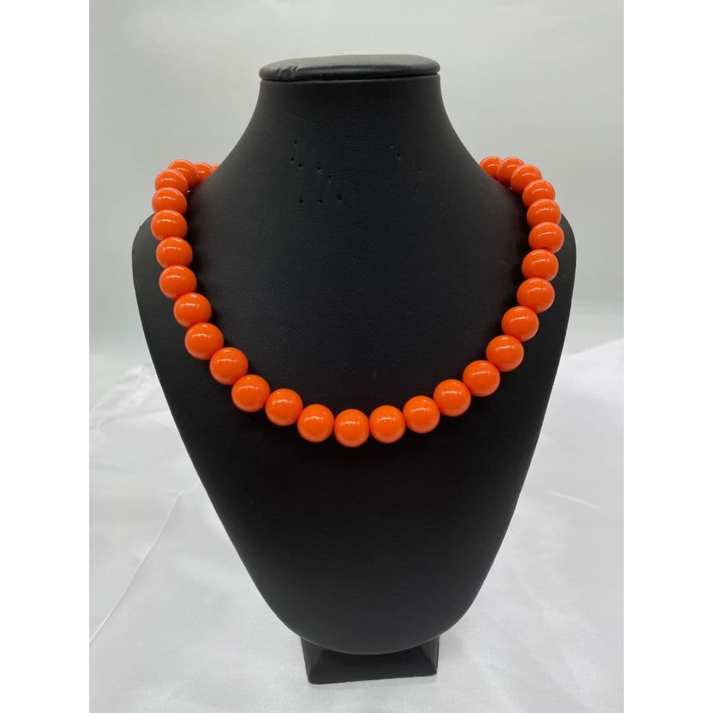 Colar de Bolas – Elegância que Nunca Sai de Moda