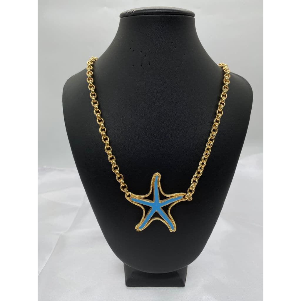 Colar Estrela do Mar Azul Claro Delicado – Elegância com Toque Praiano