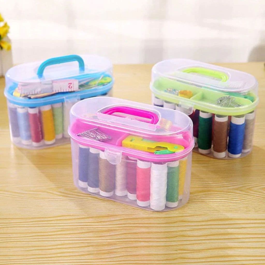 Kit de Costura Mini Maleta Portátil Top Útil Agulhas Botão Tesoura 12 Linhas Alfinetes Fita Métrica