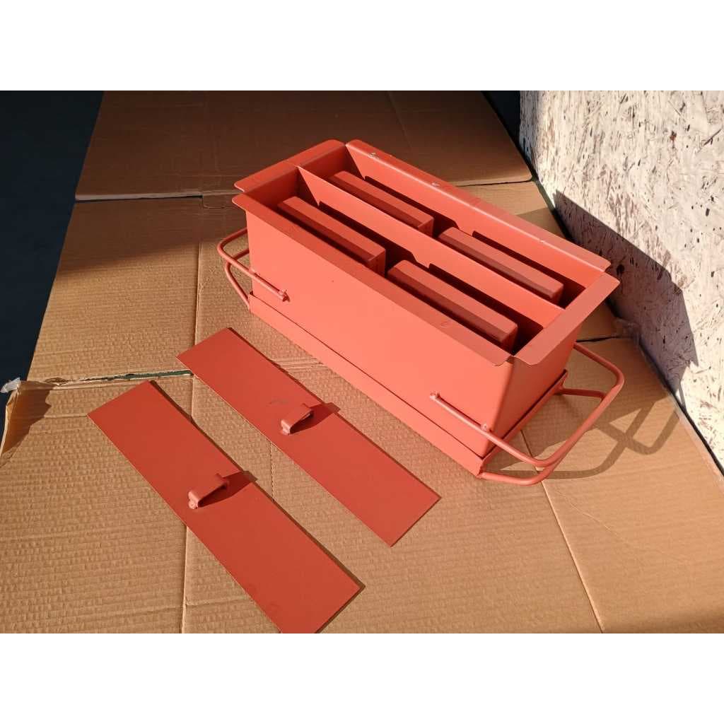 Forma Manual Dupla para Blocos Concretos  de 10 (09x19x39)cm chapa 1,5mm