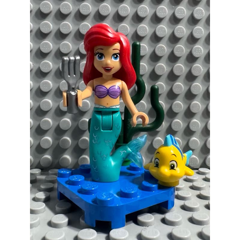 Lego Disney Minifigura Ariel pequena sereia e Linguado 9 peças novas Lego original