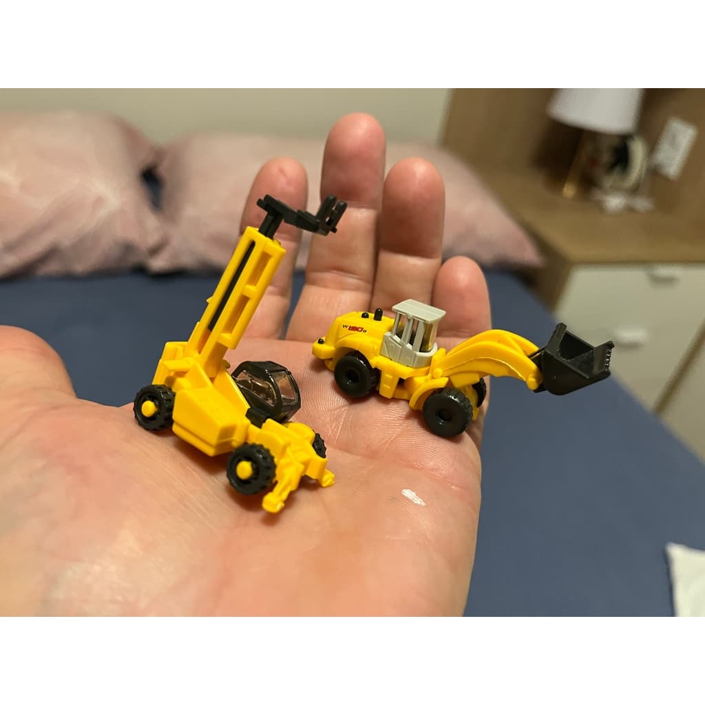 carros trator com pá articulada e empilhadeira carrinhos 1/100 da Kinder
