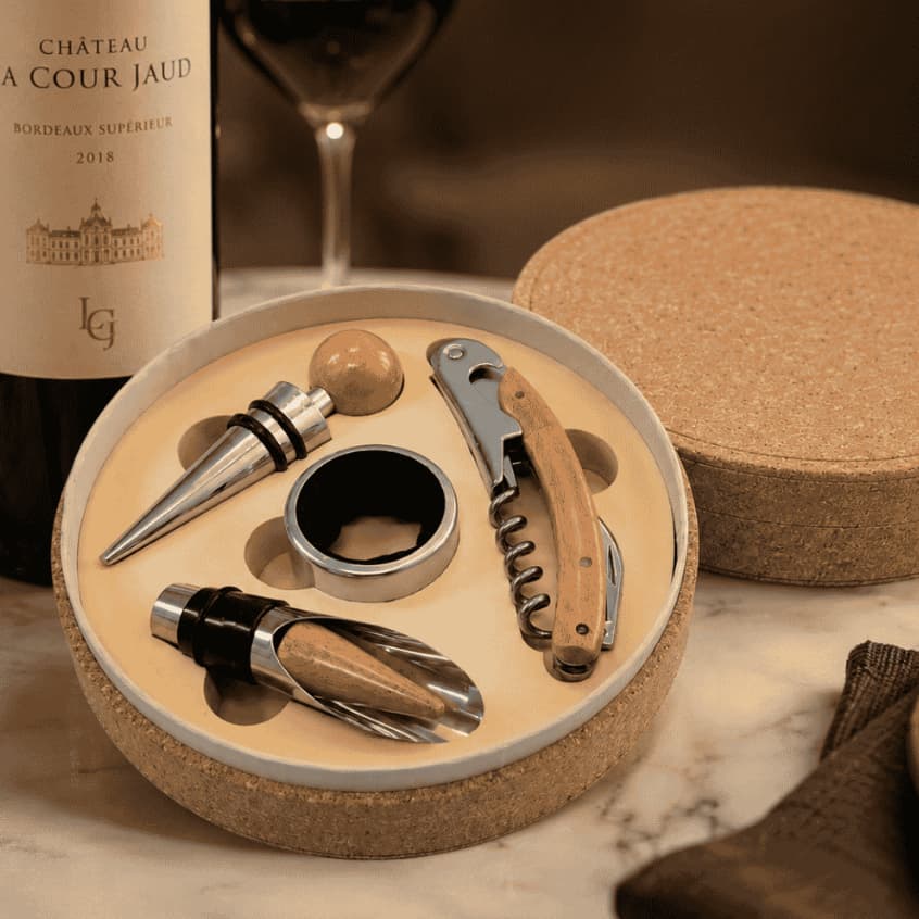 Kit 4 Peças Acessórios Abridor De Vinho Com Estojo Tampa Bico Saca Rolhas