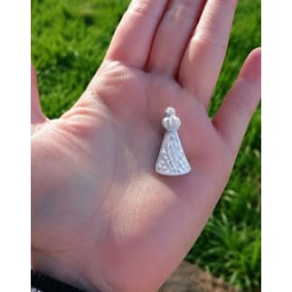 Kit 50 Mini Aplique Nossa Senhora Aparecida em Resina Casamento Batizado Lembrancinha Branco