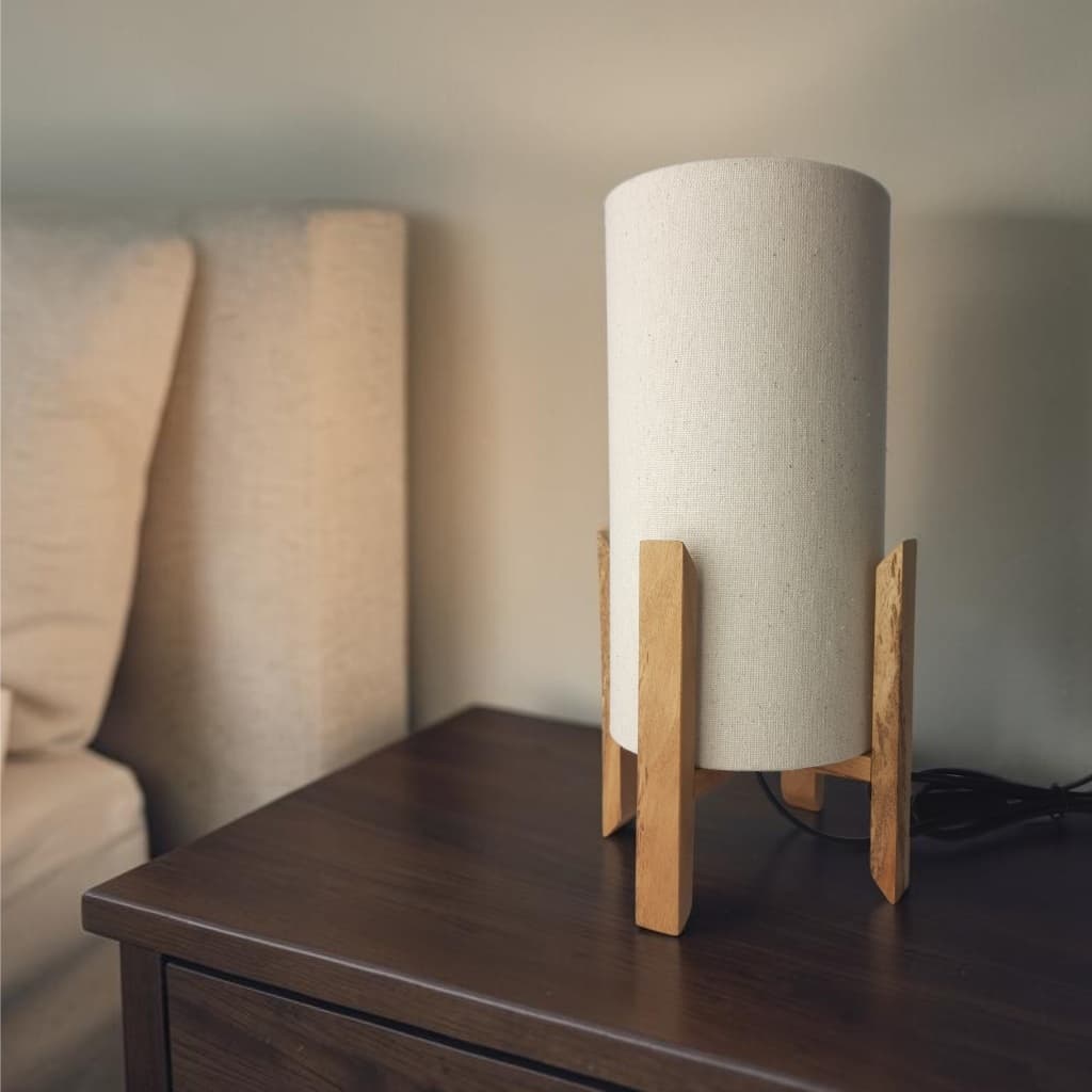 Abajur Luminária de Mesa Sabiá - LIGNE