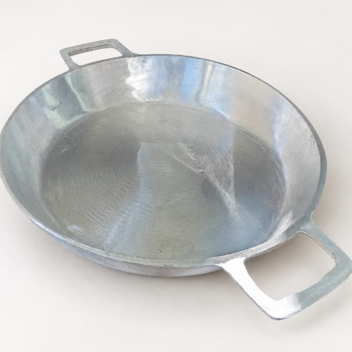 Panela Tacho tipo Disco de Arado em Alumínio Batido 65 x 50 cm Grande Fogão á Lenha, Gás, Fogareiro
