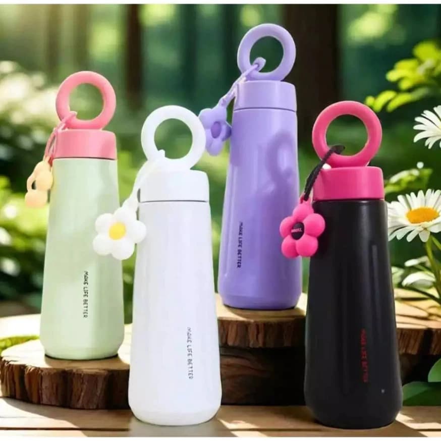 Copo Garrafa Térmica Inox 450ml com Alça e Pingente de Flor, Design Portátil para Uso Diário