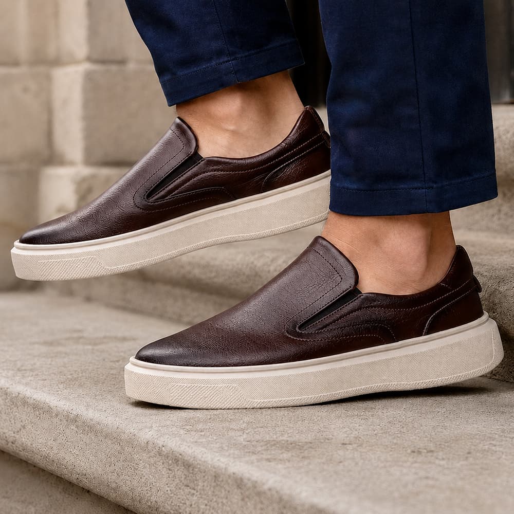Tênis Masculino Calça Fácil Slip On Café Marrom Confort Couro Sintético Casual Sapatênis Homem Original Ubanzi Iate Mule