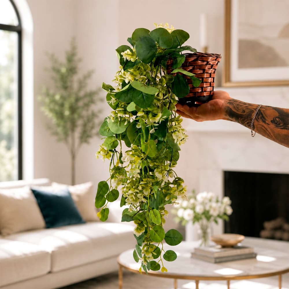 Kit Planta Decorativa: Vaso Trançado Marrom + Pendente Artificial Folhas De Vinha